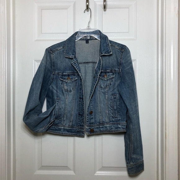 AEO Cotton Medium Blue Wash Distressed Pockets Button Down Cropped Jean Jacket M - Picture 5 of 15